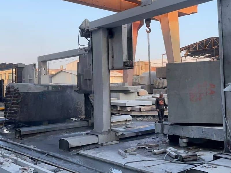 15 Heavy Saws in Operation Processing Raw Blocks