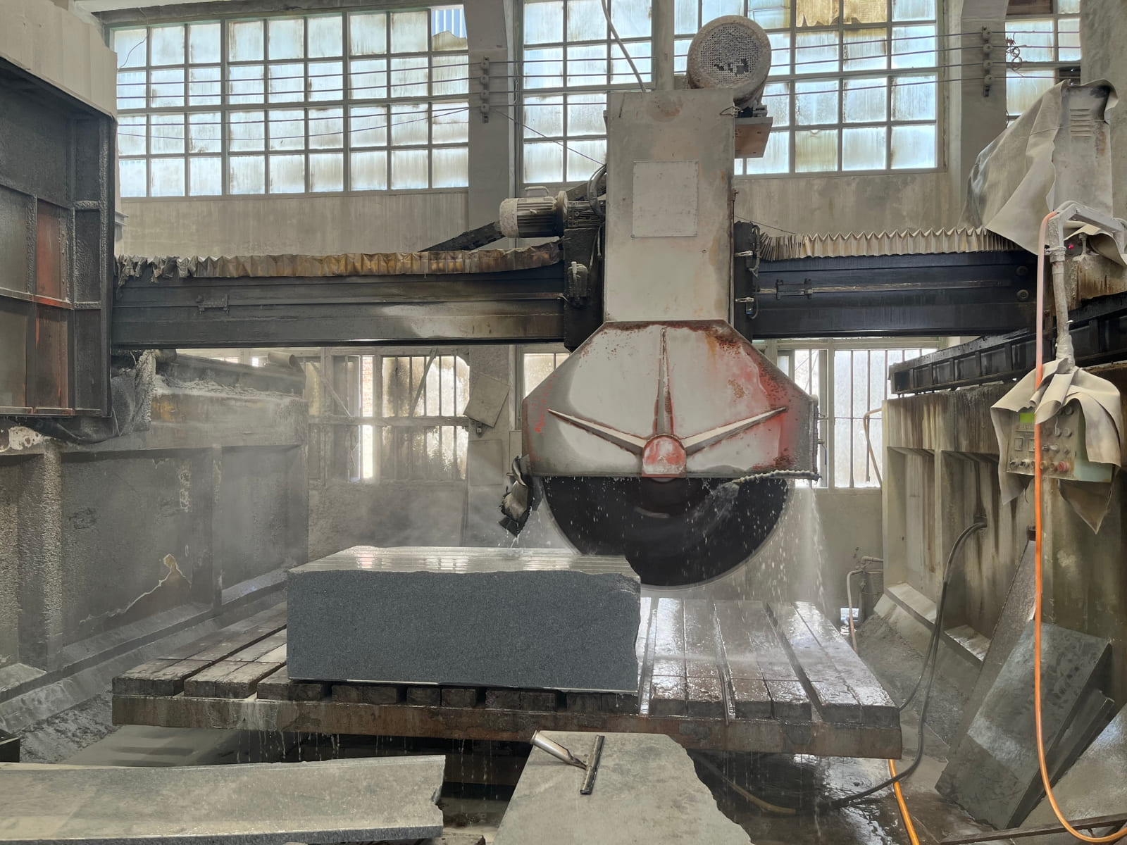 Carving CNC Drilling and Wire Saws for Exacting Tolerances