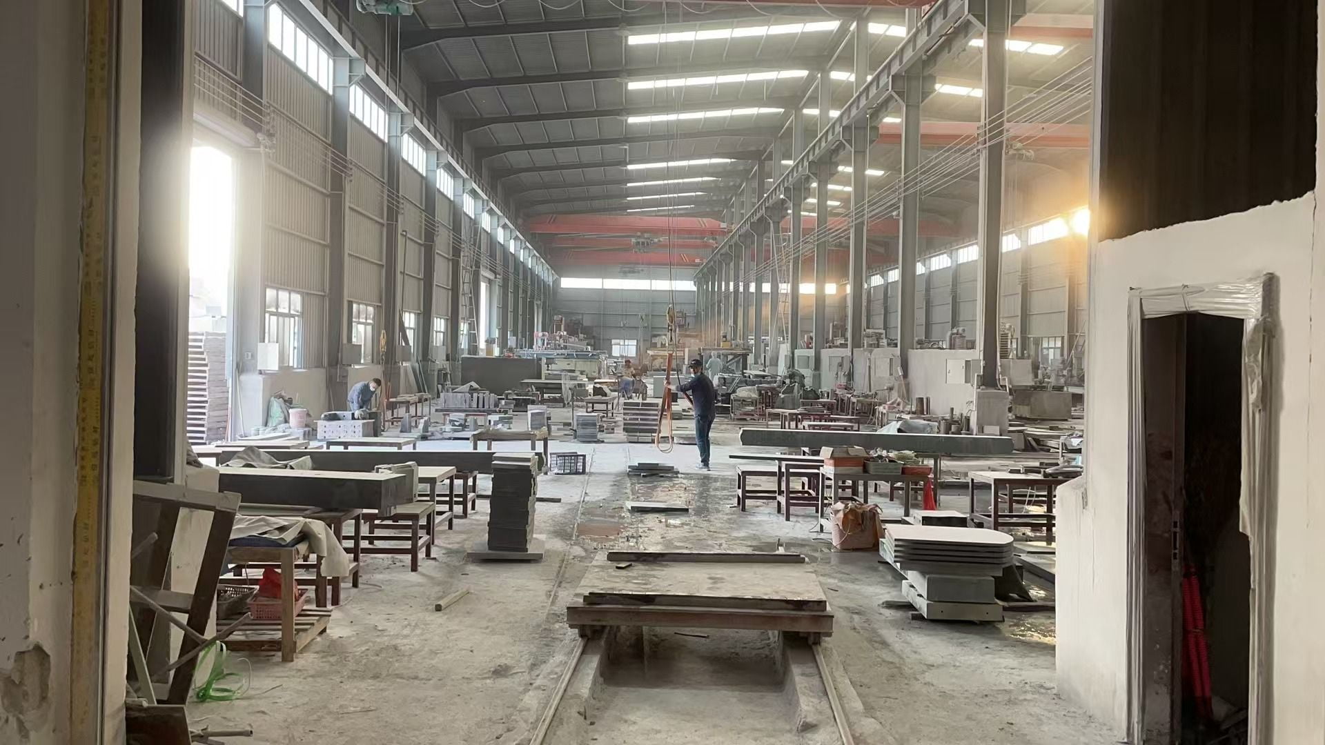 StoneMemo workshop with stone processing stations